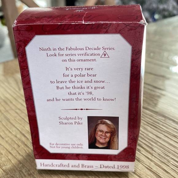 1998 Hallmark fabulous decade ornament Xmas Decor polar bear - Picture 2 of 5